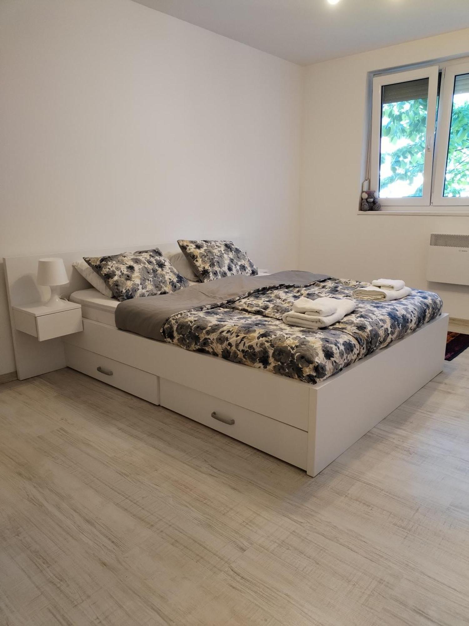 ורסאק Apartman Milica מראה חיצוני תמונה